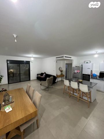 דירה, אריאל שרון 16, נווה שרון / שער העיר, נתיבות