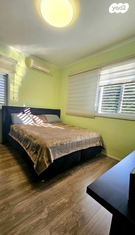 דירה, זאב ז'בוטינסקי 7, אגרובנק, חולון