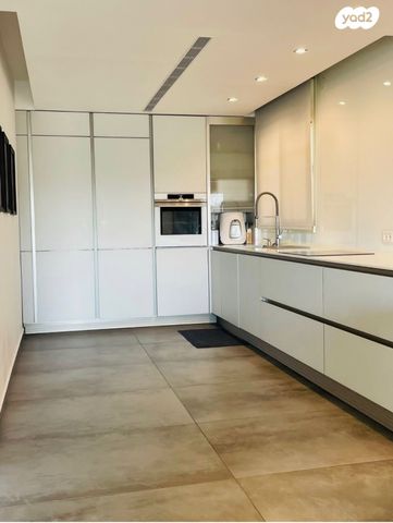 דירה, מרכז, הרצליה