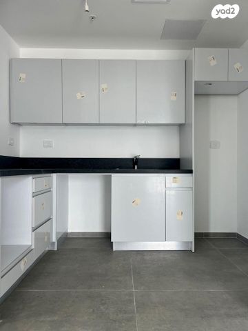 דירה, ליאונרדו דה וינצ'י 14, גני שרונה, קרית הממשלה, תל אביב יפו