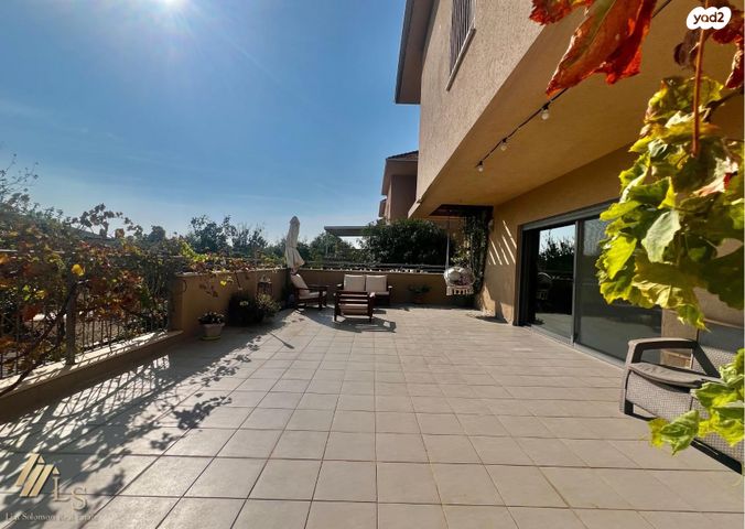 גג/ פנטהאוז, פרדס חנה כרכור