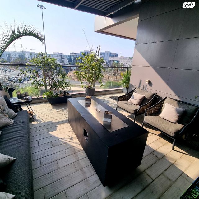 דירה, אריק איינשטיין, הרצליה ב', הרצליה