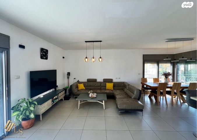 גג/ פנטהאוז, פרדס חנה כרכור