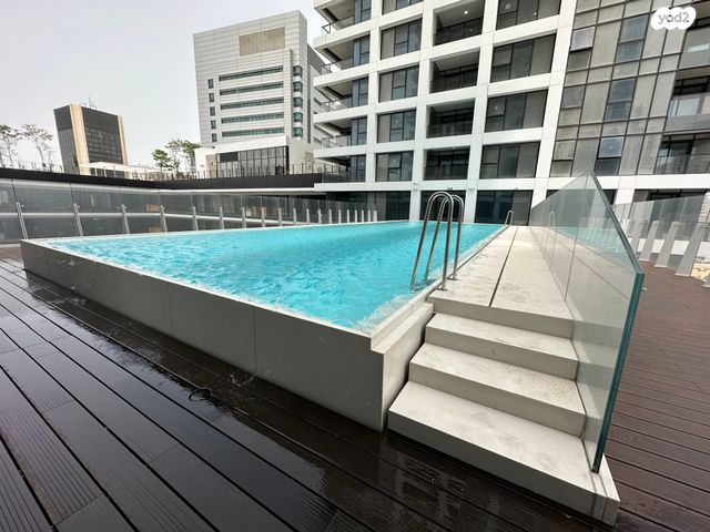 דירה, ליאונרדו דה וינצ'י 14, גני שרונה, קרית הממשלה, תל אביב יפו