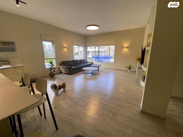 חומה ומגדל 26