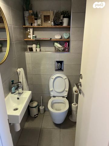 דירה, גרציאני יצחק, גני שרונה, קרית הממשלה, תל אביב יפו