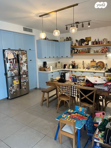 דירה, גרציאני יצחק, גני שרונה, קרית הממשלה, תל אביב יפו