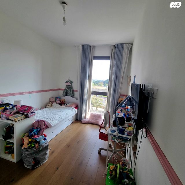 דירה, אריק איינשטיין, הרצליה ב', הרצליה