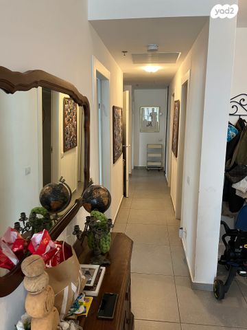 דירה, גרציאני יצחק, גני שרונה, קרית הממשלה, תל אביב יפו