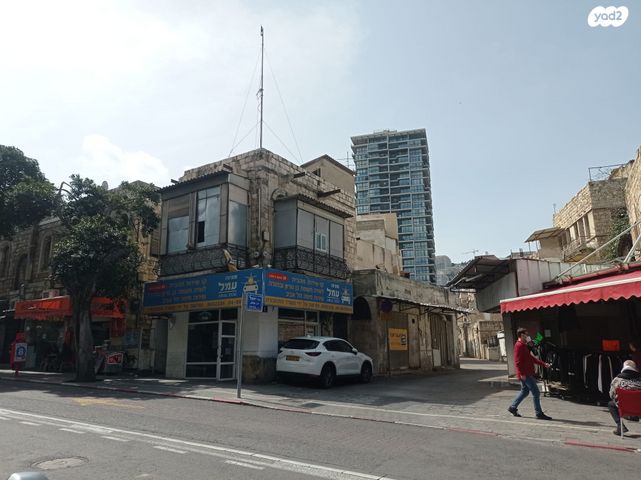 החלוץ 
