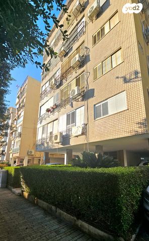 דירה, זאב ז'בוטינסקי 7, אגרובנק, חולון