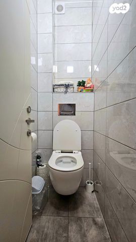 דירה, זאב ז'בוטינסקי 7, אגרובנק, חולון