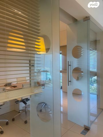 משרדים, בורסה, רמת גן