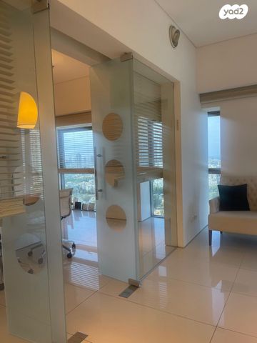 משרדים, בורסה, רמת גן