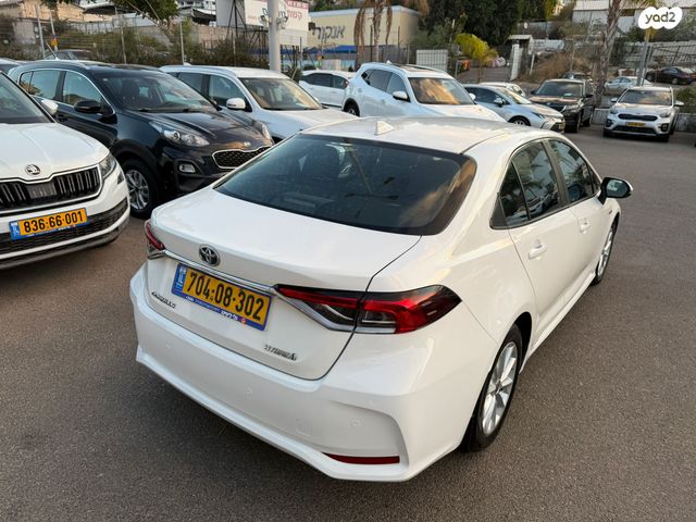טויוטה קורולה