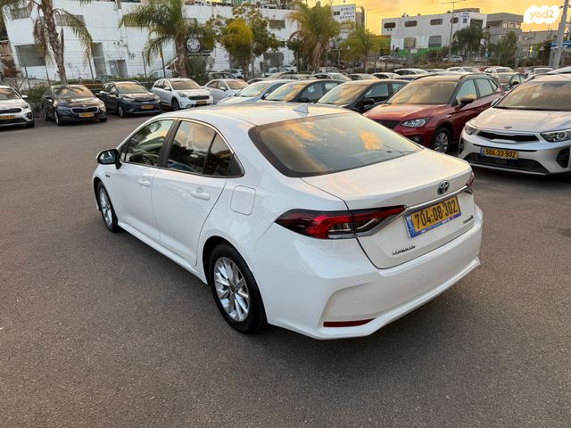 טויוטה קורולה