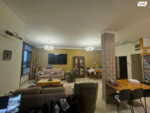 דירת גן, הרב אברהם כלפון, קרית אליעזר, חיפה