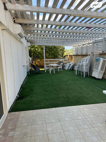 דו משפחתי, נאות הפרחים, גן יבנה