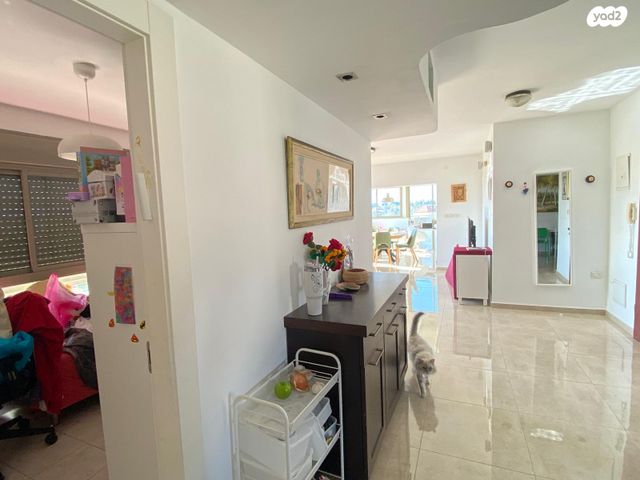 גג/ פנטהאוז, גדרה הצעירה, גדרה