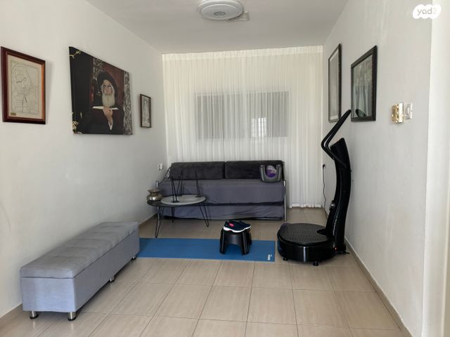 דו משפחתי, נאות הפרחים, גן יבנה