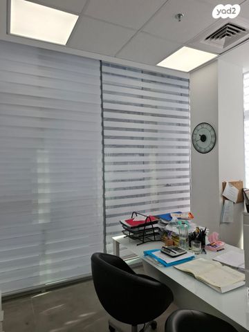 משרדים, חולון