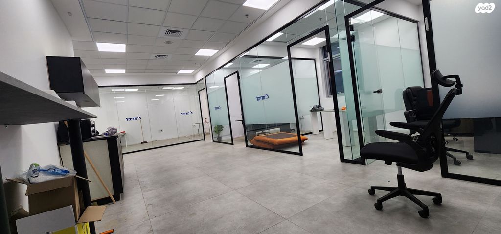 משרדים, חולון