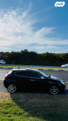 אלפא רומיאו ג'ולייטה