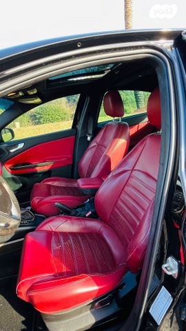 אלפא רומיאו ג'ולייטה