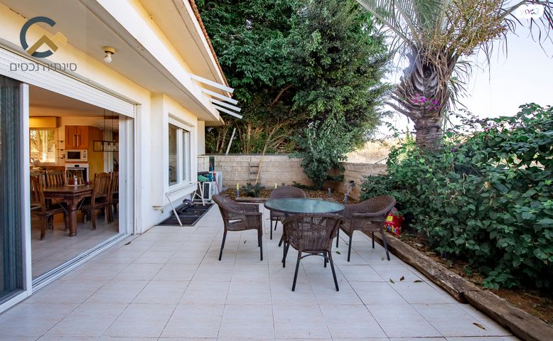 מתחם 19 - 20 (מתחם הפרחים)