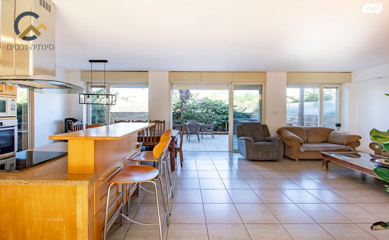 בית פרטי/ קוטג', מתחם 19 - 20 (מתחם הפרחים), הוד השרון