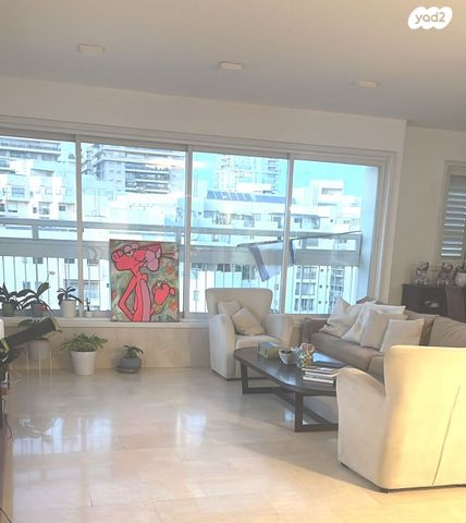 גג/ פנטהאוז, נווה אביבים, תל אביב יפו