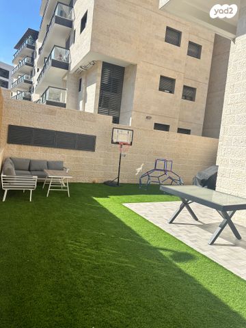 דירת גן, מודיעין מכבים רעות