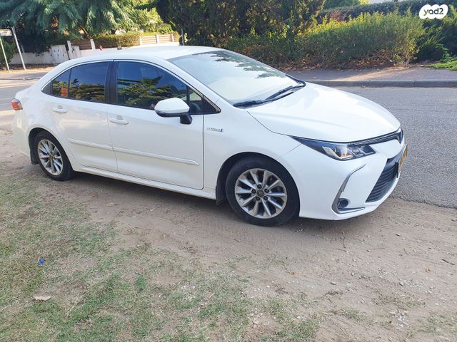 טויוטה קורולה