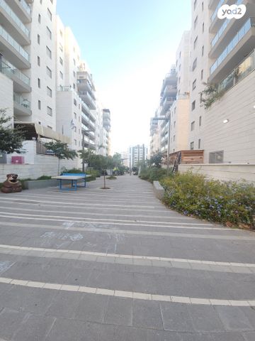 דירת גן, חריש