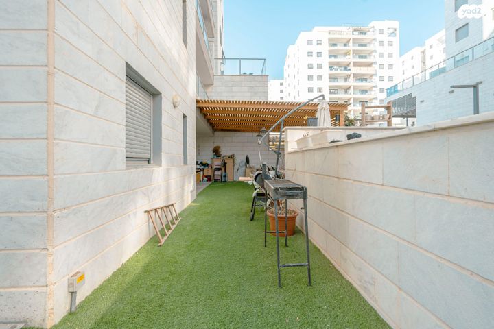 דירת גן, חריש