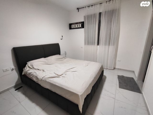 דירה, הנרייטה סאלד, כרמי גת, קרית גת