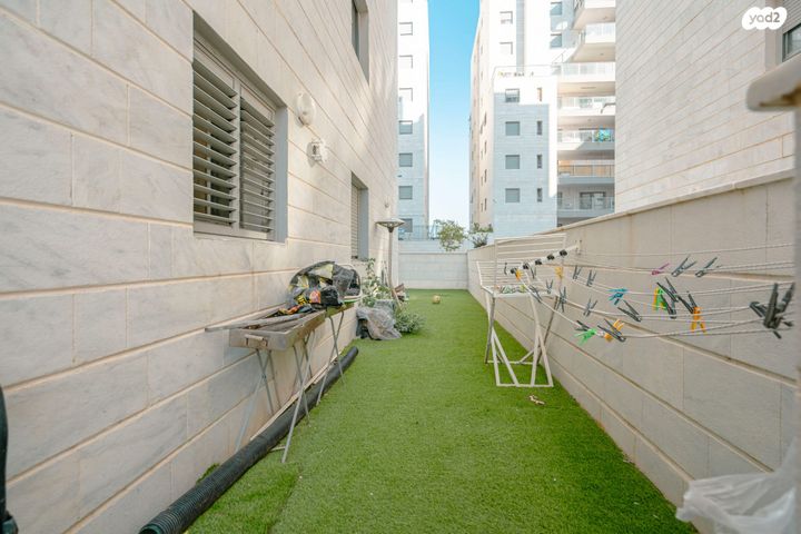 דירת גן, חריש