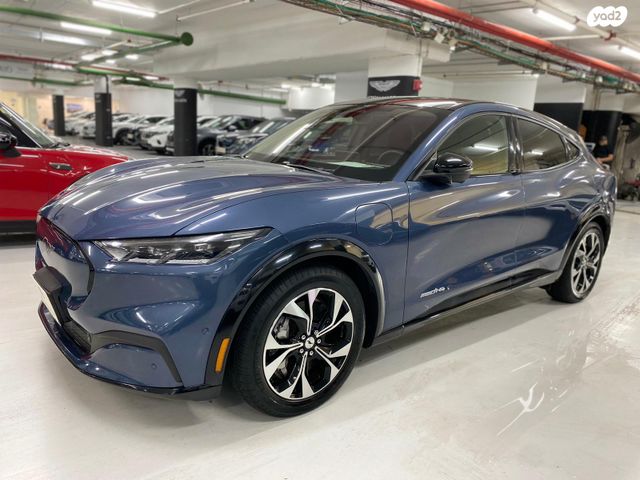 מודעת רכב פורד מוסטנג Mach-E