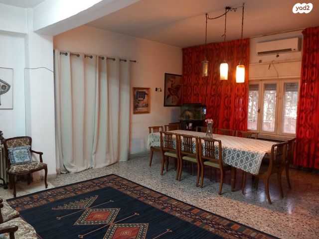 דירת גן, קאעב בן זוהיר, בית חנינא, ירושלים