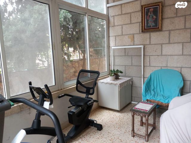 דירת גן, קאעב בן זוהיר, בית חנינא, ירושלים