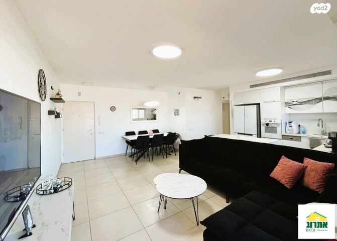 דירה, נחל פולג, צור יצחק