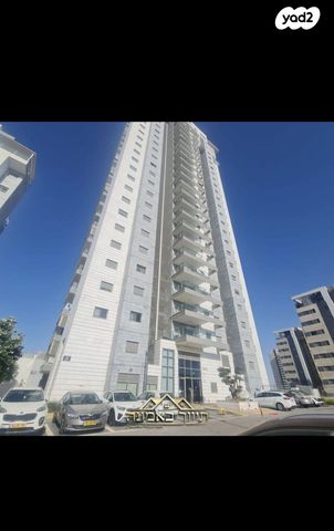 דירה, הנרייטה סאלד, כרמי גת, קרית גת