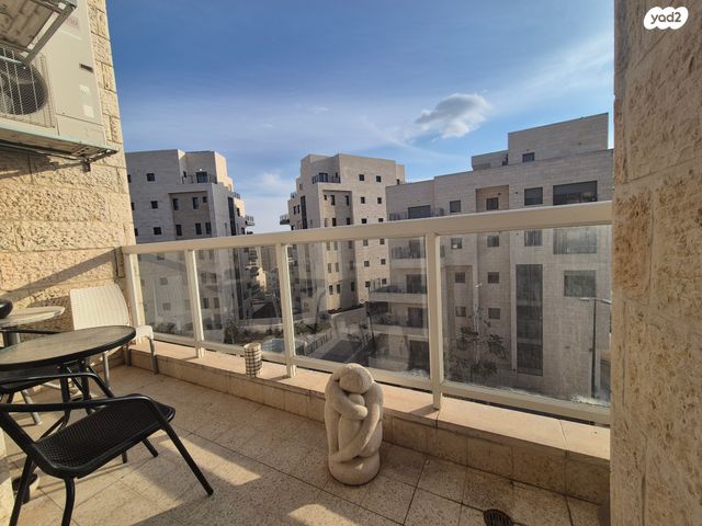 דירה, בן ציון דינור 9, ירושלים