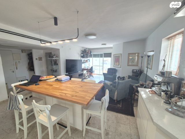 דירה, בן ציון דינור 9, ירושלים