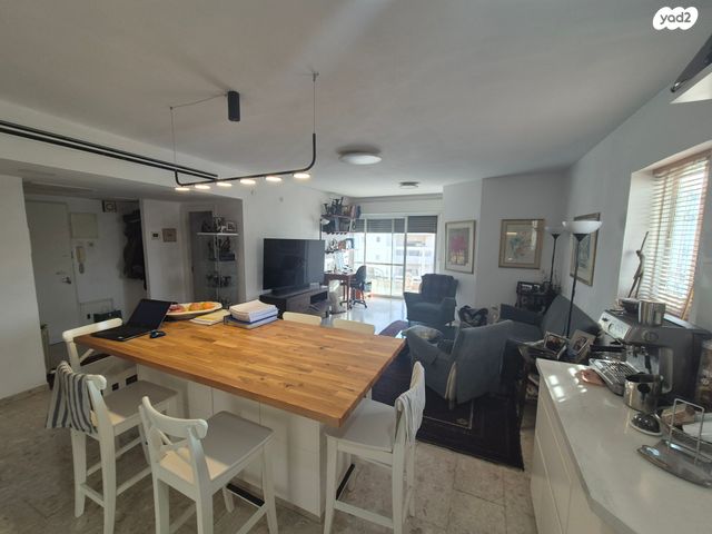 דירה, בן ציון דינור 9, ירושלים