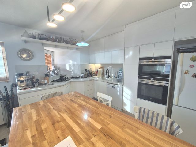 דירה, בן ציון דינור 9, ירושלים