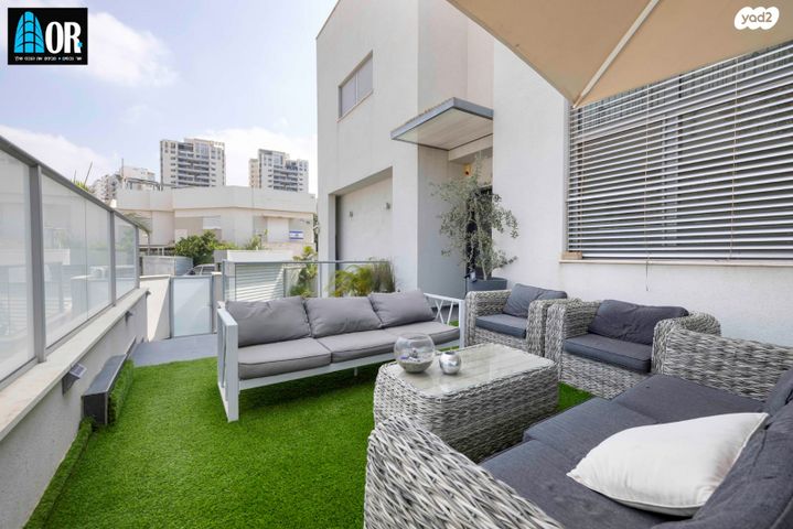 דו משפחתי, דרך חיים, ליכטנשטיין, באר יעקב