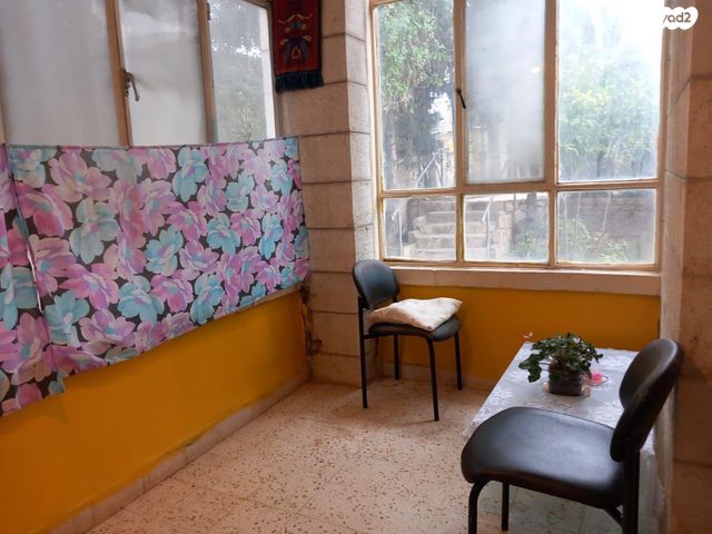 דירת גן, קאעב בן זוהיר, בית חנינא, ירושלים