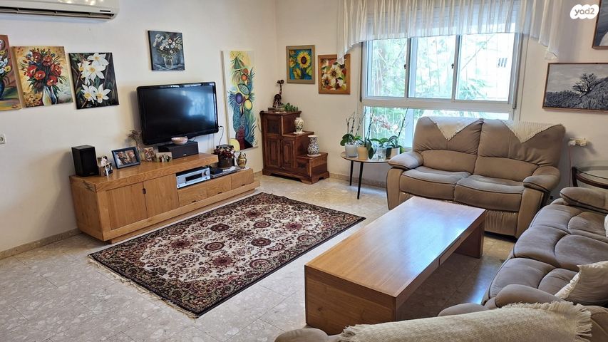 דירת גן, מודיעין מכבים רעות