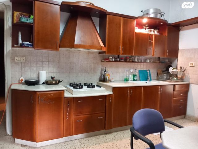 דירת גן, קאעב בן זוהיר, בית חנינא, ירושלים